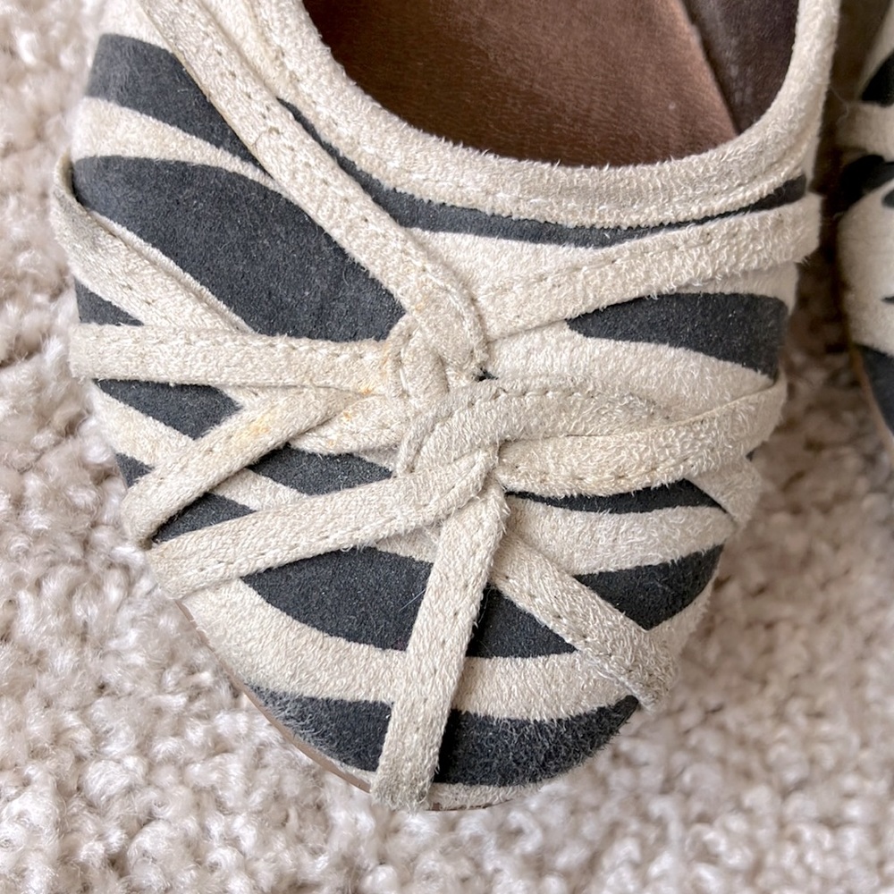 725 Originals | Striped Flats - Picture 5 of 9